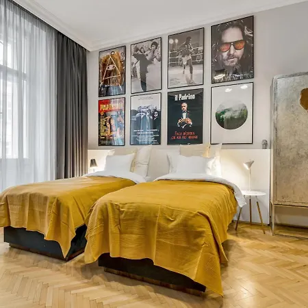 Spacious Apartment By River Apartmán Praha